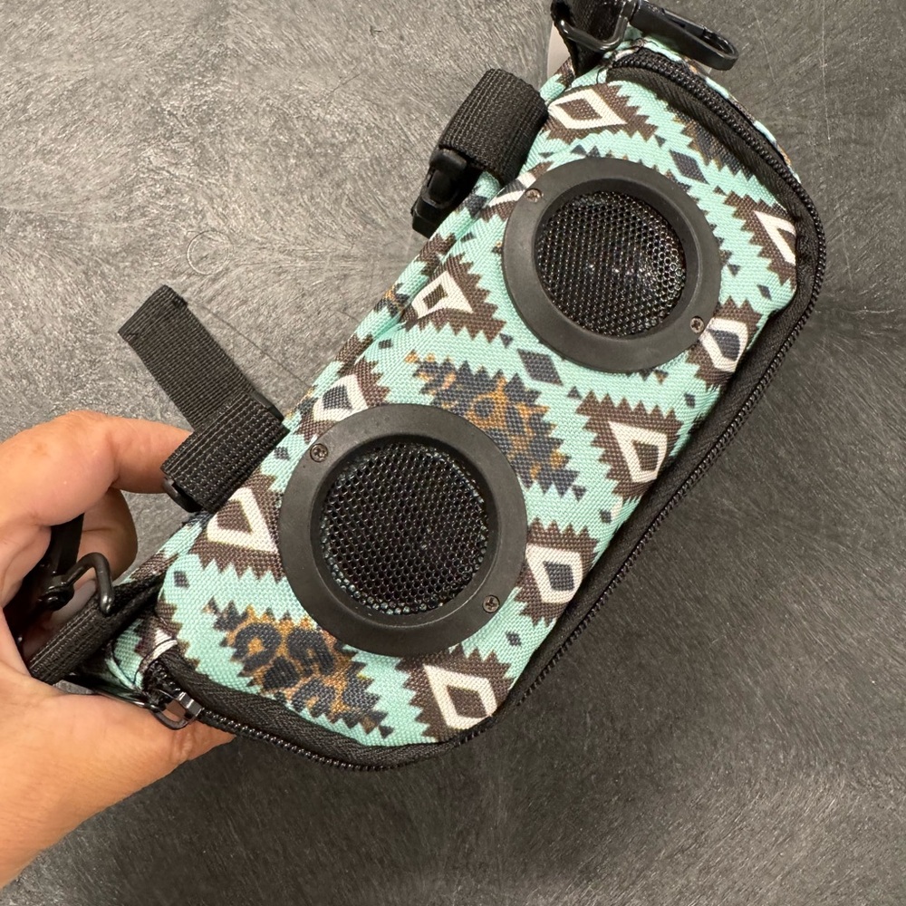 The Beat Bag Bluetooth Pommel Speakers - Turquoise Leopard Aztec - Picture 3 of 4